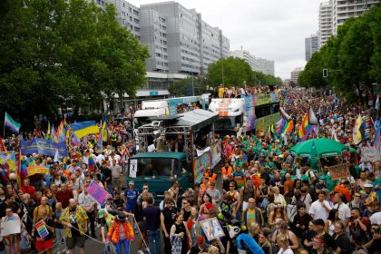 Hunderttausende bei Berliner CSD – 64 Festnahmen bei Gegendemos