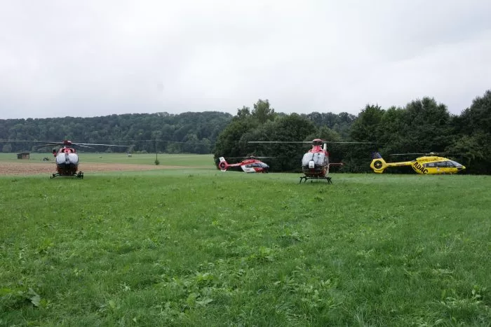 Am Unfallort waren auch mindestens vier Rettungshubschrauber im Einsatz.