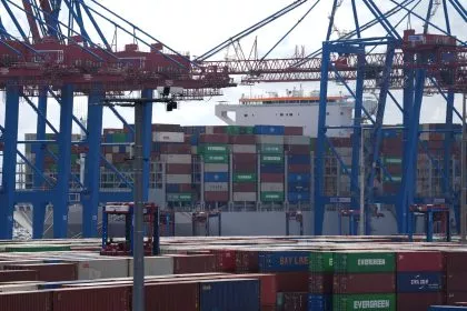 Bundesbank: Drittes Jahr ohne Wachstum in Folge droht - US-Zölle senken Erwartung