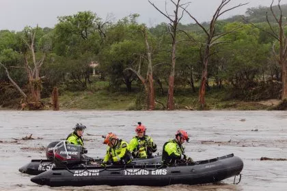 Überschwemmung in Texas: Über 230 Menschen gerettet, Suche nach 27 vermissten Mädchen dauert an