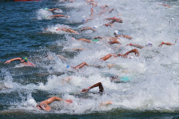 Keine leichten Bedingungen für die Freiwasser-Schwimmer in Singapur. 