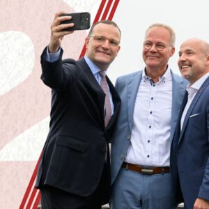 28. August: Ende der COVID-Notfallzulassung | Machtkampf in der WerteUnion | Fahrplan der Regierung
