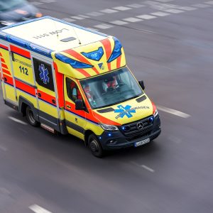 Dresden: 21-jähriger US-Bürger mit Messer verletzt