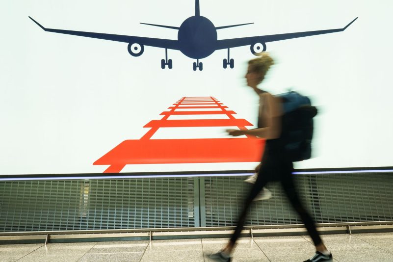 Am Frankfurter Flughafen arbeiten Bahn und Airlines auch zusammen. (Symbolbild)