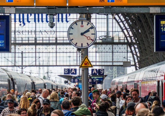 Die Bahn steckt in der Krise – nun soll es einen Wechsel an der Konzernspitze geben. (Archivbild)