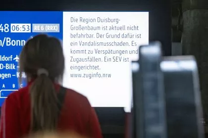 Sperrungen auf NRW-Zugstrecke dauern ganzen Tag an – Polizei prüft Bekennerschreiben