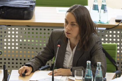 Corona-Enquete-Kommission: Impfgeschädigte berichtet unter Tränen