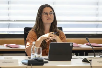 Die erste öffentliche Sitzung des Untersuchungsausschusses: Bergamo-Bilder, Ebola und Übersterblichkeit