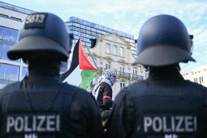 Gefahr der Eskalation: Polizei musste bei propalästinensischer Demonstration mehrfach eingreifen