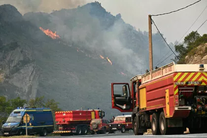 Massivstes Feuer seit 1949: Mindestens ein Todesopfer in Südfrankreich