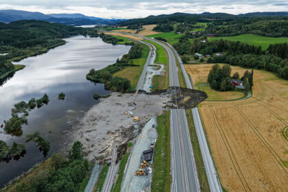 Norwegen „praktisch zweigeteilt“: Erdrutsch reißt Krater in Fernstraße – ein Toter