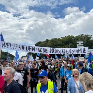 Querdenken-Demo in Berlin: „Menschlichkeit, Dialog, Gewaltfreiheit“