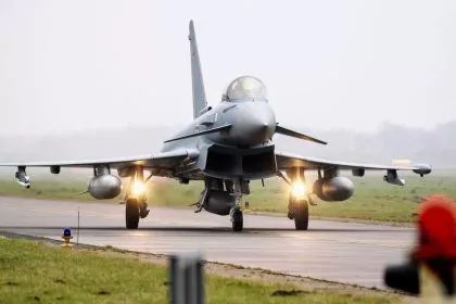 Deutschland verlegt fünf Kampfflugzeuge nach Polen