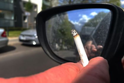 Bis 18.000 Euro: Italien droht mit drastischen Strafen für Müll aus dem Auto