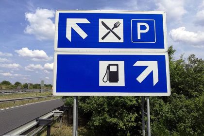 Linke kritisiert teure Autobahntoiletten und will Raststätten verstaatlichen