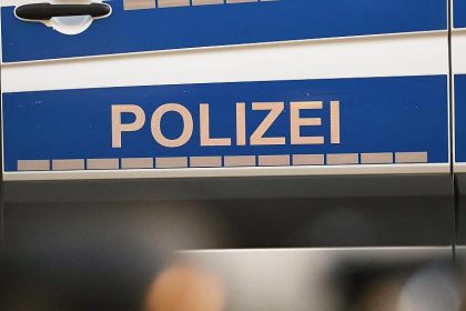 Bayern : Autofahrer verletzt drei Menschen vor Imbiss – Haftbefehl