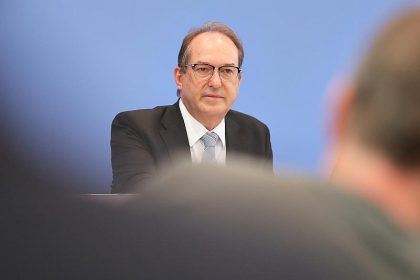 „Kein Störgefühl“: Dobrindt verteidigt umstrittene Späh-Software von Palantir