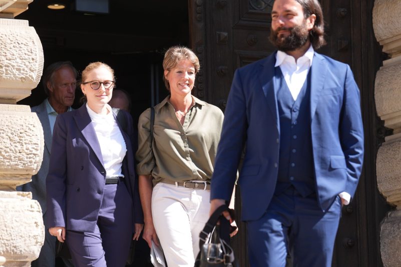 Nach stundenlanger Befragung verlässt Christina Block das Gerichtsgebäude.
