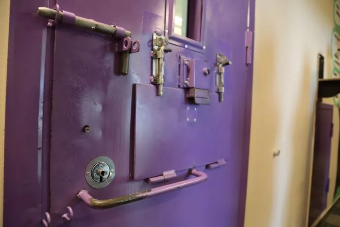 Hinter dieser Tür könnte bald schon ein Straftäter aus Schweden sitzen.