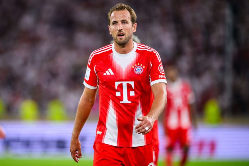 Das große «T» auf den Bayern-Trikots - hier bei Harry Kane - symbolisiert die Partnerschaft des Rekordmeisters mit der Telekom.