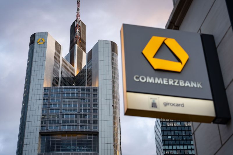 Die Commerzbank wehrt sich seit Monaten gegen Übernahmeambitionen der Unicredit. (Archivbild)