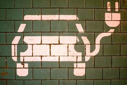 Preisabstand zwischen Elektroautos und Verbrennern schrumpft weiter - auf 2.243 Euro