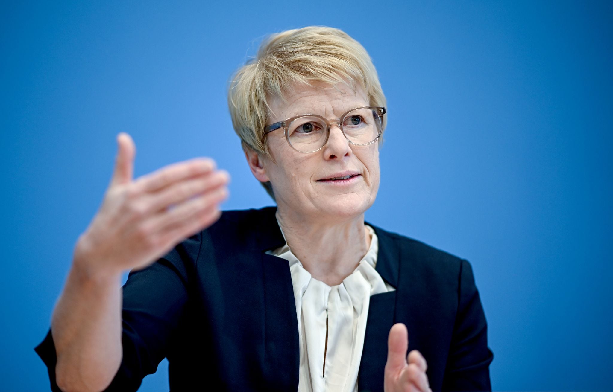 -Politik-auf-Kosten-der-kleinen-Leute-Wirtschaftsweise-kritisiert-Bundesregierung