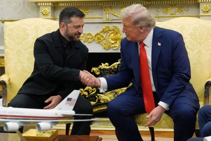 Selenskyj schenkt Trump den Golfschläger eines ukrainischen Veteranen