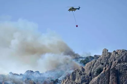 Waldbrände: Spanien bittet offiziell um EU-Hilfe - Griechenland dämmt Brände vor Patras ein