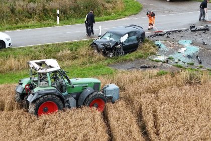 Traktor überschlägt sich – Zwei Kinder schwer verletzt