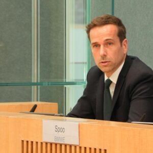 Bundesregierung geht von weiterhin ausreichenden Daten für COVID-Impfung bei Schwangeren aus