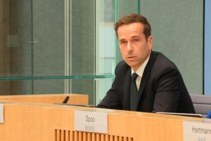 Bundesregierung geht von weiterhin ausreichenden Daten für COVID-Impfung bei Schwangeren aus