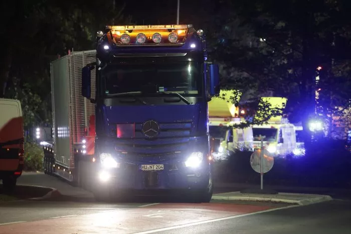 Aus Jülich wird Atommüll mit Schwertransportern in Richtung Ahaus transportiert. (Archivbild)