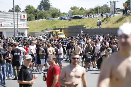 Großer Polizeieinsatz: Tausende strömen zum früheren Wohnort des YouTubers „Drachenlord“