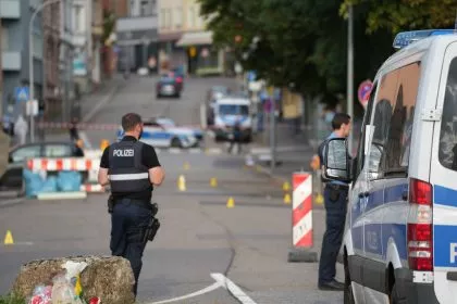 Verdächtiger schoss 17 Mal - Polizist mit Waffe von Kommissaranwärter getötet