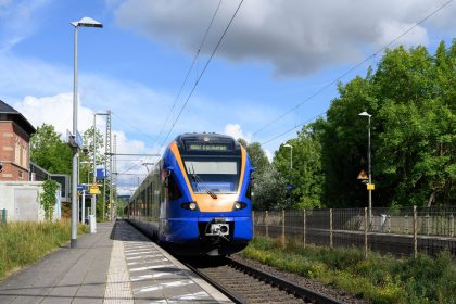 Tod von 16-Jähriger am Bahnsteig in Friedland: Viele Fragen offen