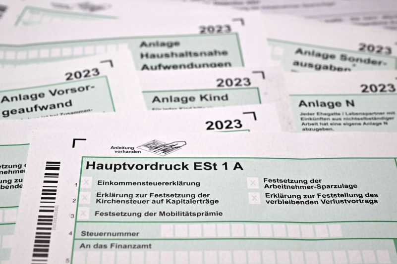 Einer ausgewählten Gruppe von Steuerpflichtigen schickt das Finanzamt Kassel einen Vorschlag für die Steuererklärung (Symbolbild).