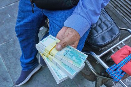 Ein Euro wird aktuell mit rund 1,32 Millionen Rial gehandelt
