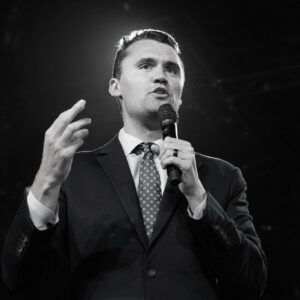 US-Influencer Charlie Kirk nach Attentat gestorben – Polizei sucht Schützen