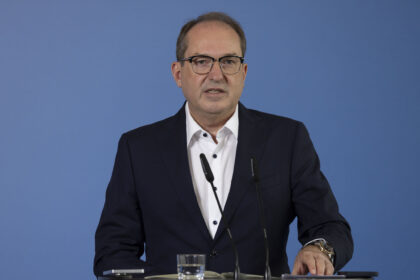 Dobrindt über Berliner Brandanschlag und KRITIS