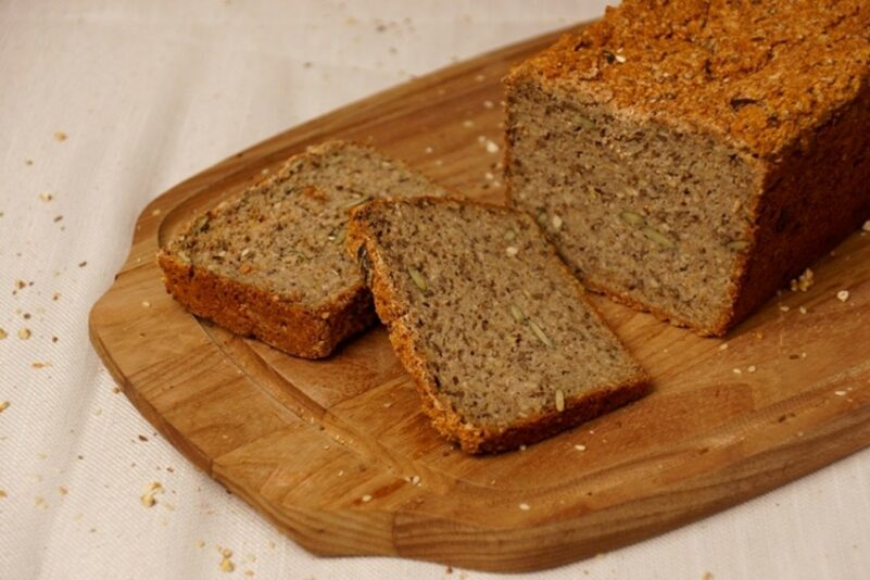 Wer sein Brot selbst backt, kann auch selbst über die zutaten bestimmen.