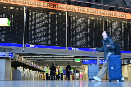 8.000 Freiwillige sollen neues Flughafenterminal testen