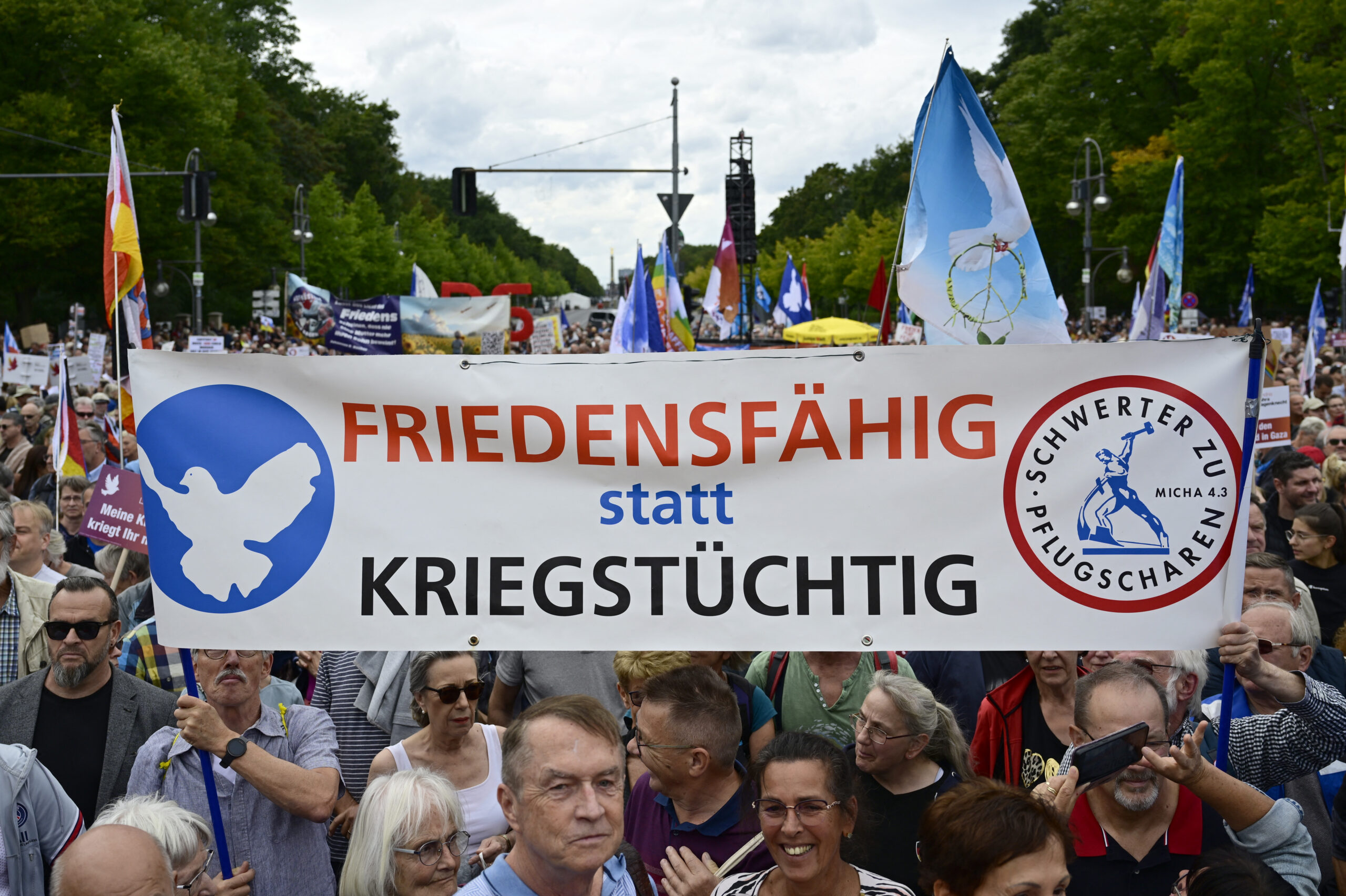 Gaza-Friedensdemo-in-Berlin-begonnen-Start-mit-8-000-Teilnehmenden