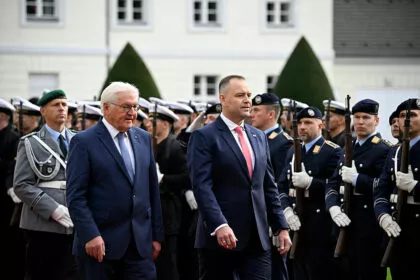 Polens Präsident in Berlin - Steinmeier lehnt Reparationsforderungen ab