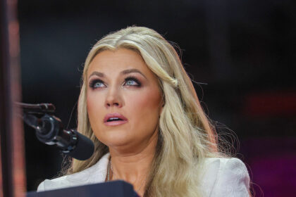 Erika Kirks Glaubensbeweis: „Ich vergebe ihm“ – denn „die Antwort auf Hass ist Liebe“