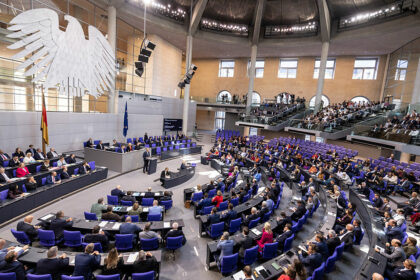 Bundestag setzt Haushaltsdebatte fort: Innernministeriums kann mehr Geld ausgeben