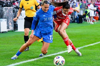 Bayern siegt gegen Bayer dank Doppelschlag vor Rekordkulisse