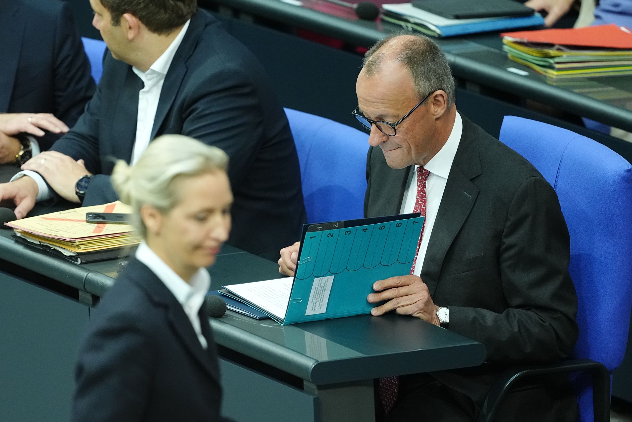 Merz-gegen-die-Opposition-Zwischen-Pleitewelle-Ticker-und-neuen-Sicherheitspl-nen
