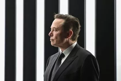 Elon Musk kauft Tesla-Aktien für eine Milliarde Dollar
