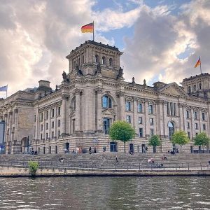 Bundestag verweigert Mitarbeitern von AfD-Abgeordneten Hausausweise – Islamismuskritiker Stürzenberger betroffen
